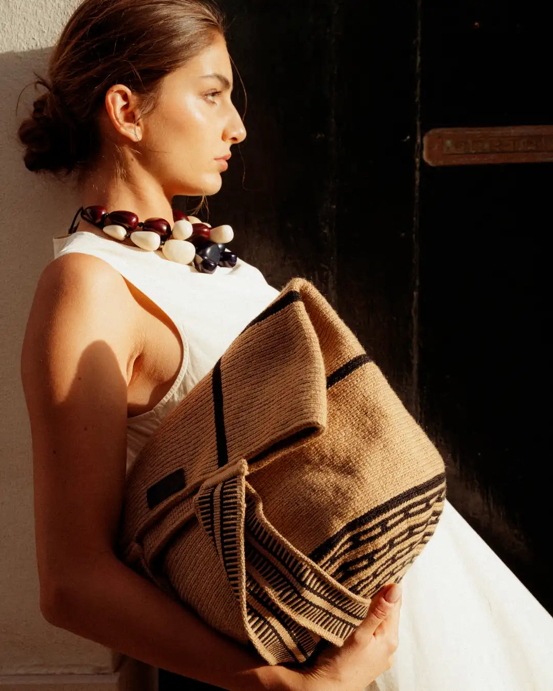 Celia Tote 47 Wayuu Bag - Sand & Black - Cōper Shop