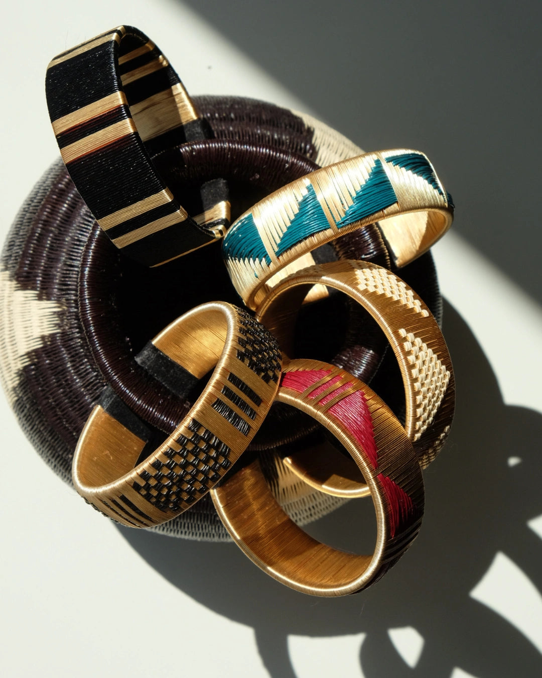 Lorenza Bracelet 2.0 | Black & Gold