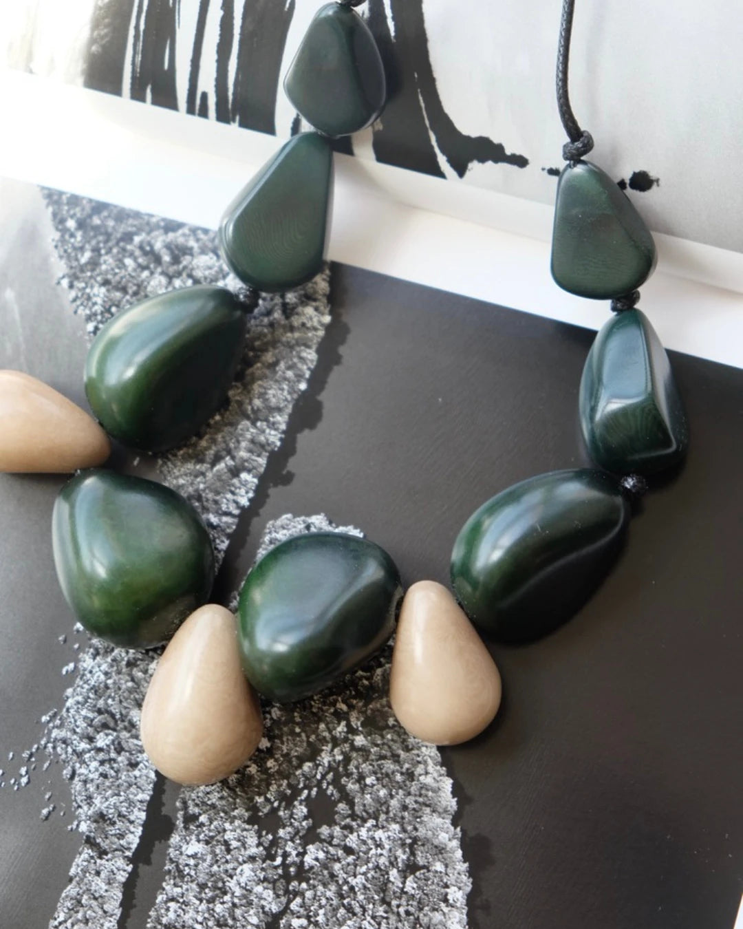 MARINA NECKLACE EMERALD GREEN - Cōper Shop
