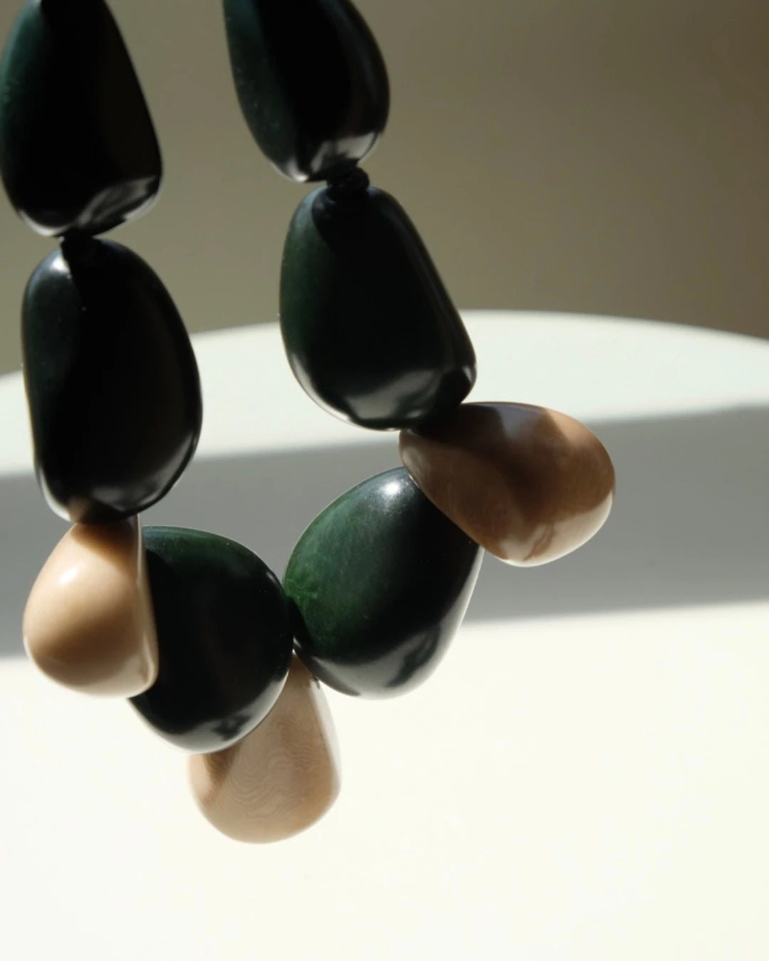 MARINA NECKLACE EMERALD GREEN - Cōper Shop