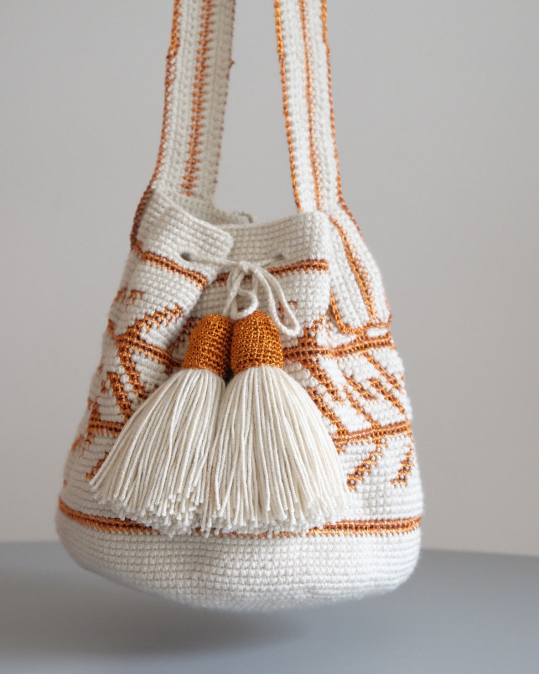 Almu Bucket Bag