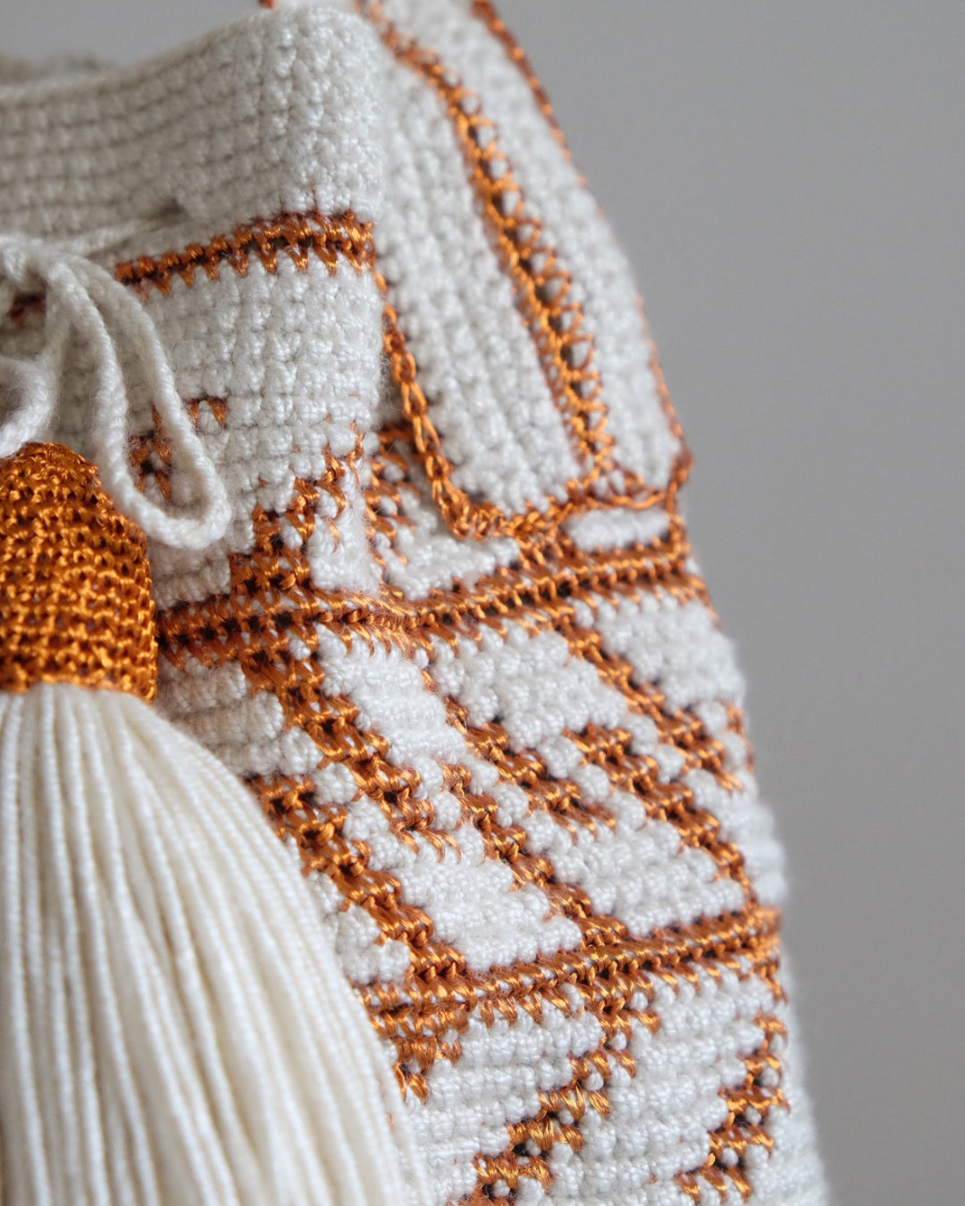 Almu Bucket Bag