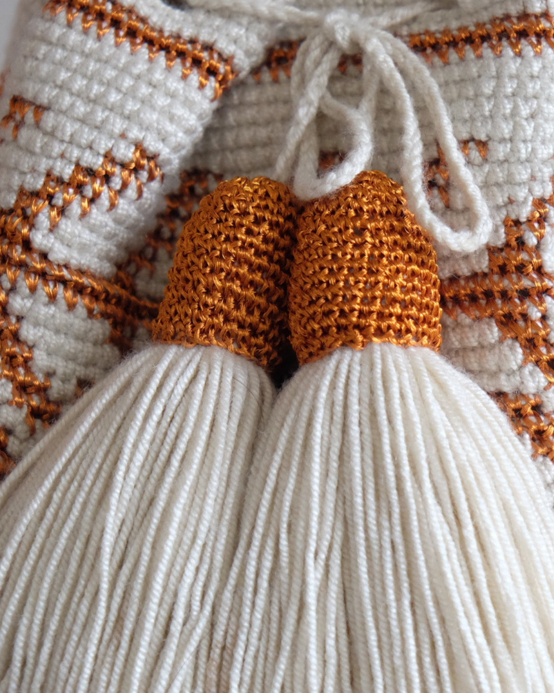 Almu Bucket Bag