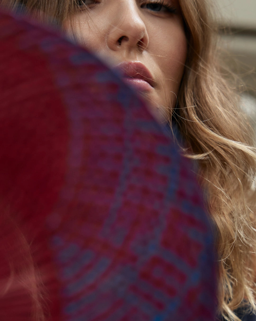 Estela Fan | Burgundy