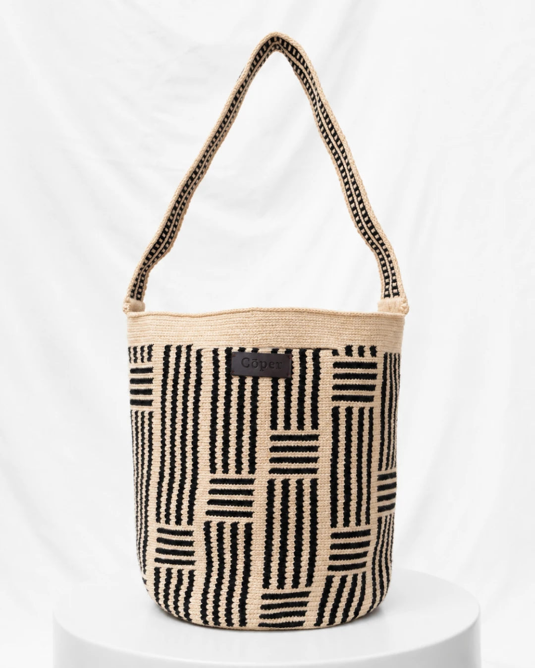 Irene Wayuu Bag N° 01 – Beige & Black