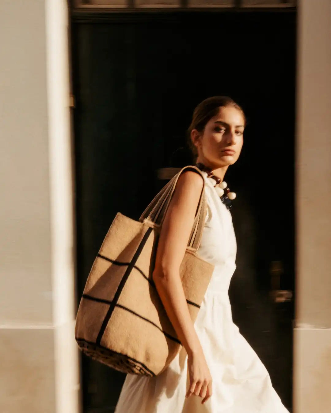 Celia Tote 47 Wayuu Bag - Sand & Black - Cōper Shop