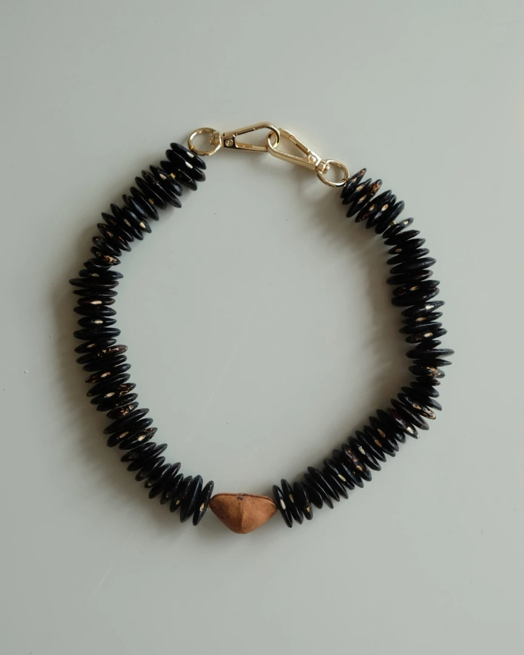 Collar Agnes de Semillas naturales - Negro y Café