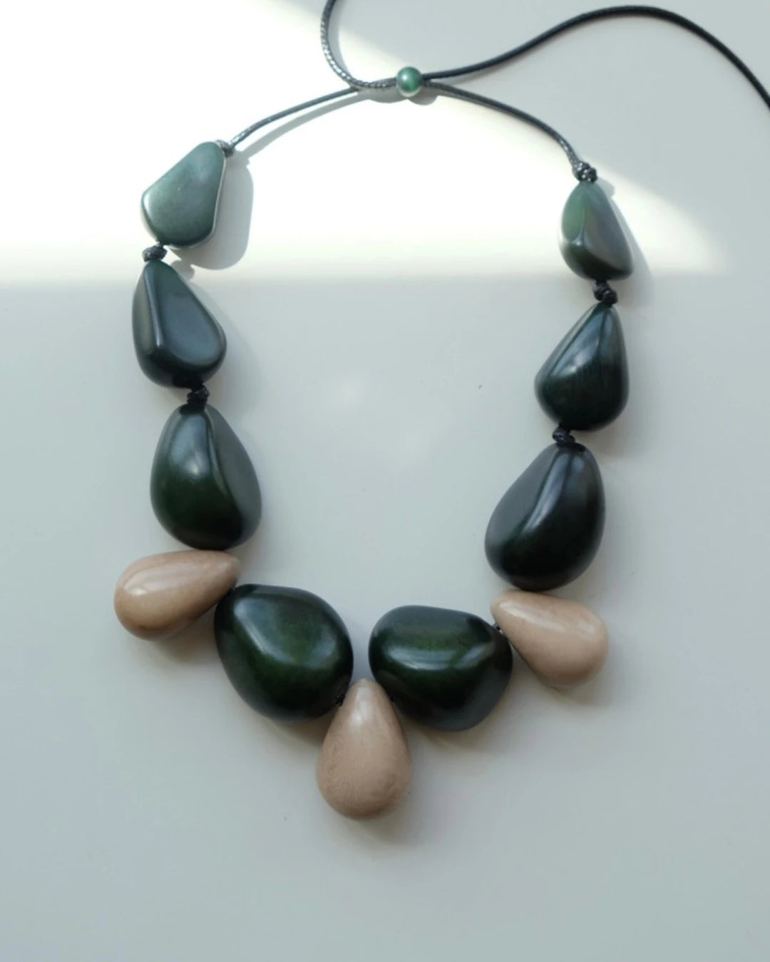 MARINA NECKLACE EMERALD GREEN - Cōper Shop