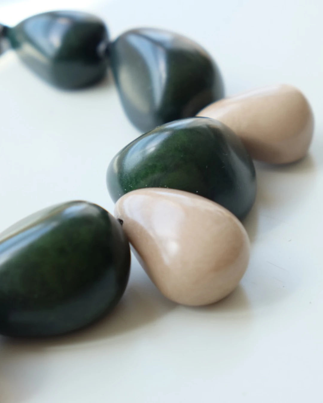 MARINA NECKLACE EMERALD GREEN - Cōper Shop