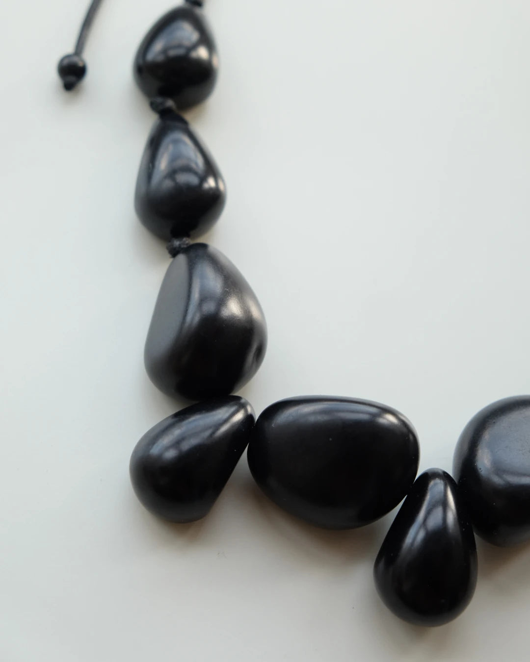 Collar Marina de Semillas de Tagua – Negro