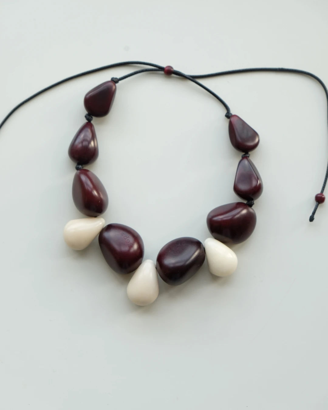 Marina Tagua Seed Necklace – Burgundy - Cōper Shop