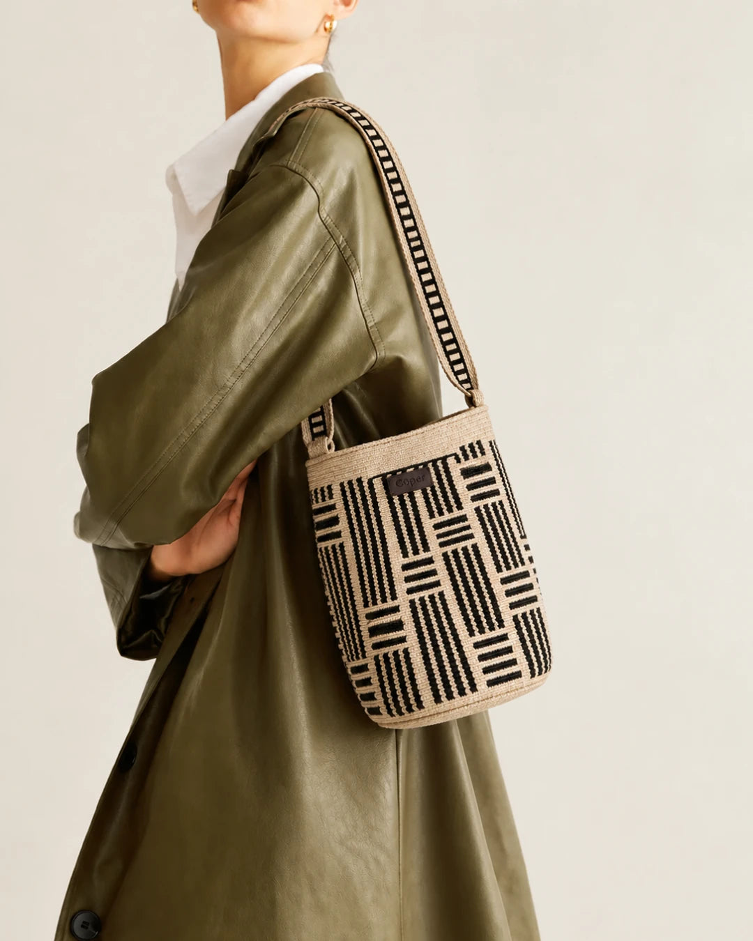 Irene Wayuu Bag N° 01 – Beige & Black
